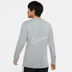 NIKE Men's Sportswear Long-Sleeve Tee -Fam By Style 2070518 005 alt3