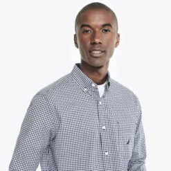 NAUTICA Men's Classic Fit Gingham Shirt -Fam By Style 2082576 402 alt2