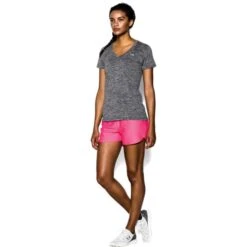 UNDER ARMOUR Women's Tech Twist V-Neck Tee 7 UNDER ARMOUR Women's Tech Twist V-Neck Tee -Fam By Style 2009255 030 alt3