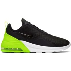 NIKE Men's Air Max Motion 2 Sneaker