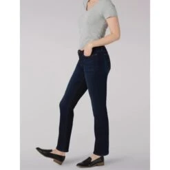 LEE Women's Legendary Regular Straight Leg Jeans 7 LEE Women's Legendary Regular Straight Leg Jeans -Fam By Style 2080774 403 alt2