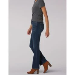 LEE Women's Legendary Mid Rise Bootcut Jeans -Fam By Style 2080775 403 alt2