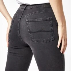 JACK WILLS Women's Sancomb Crop Jeans -Fam By Style 2081155 001 alt2